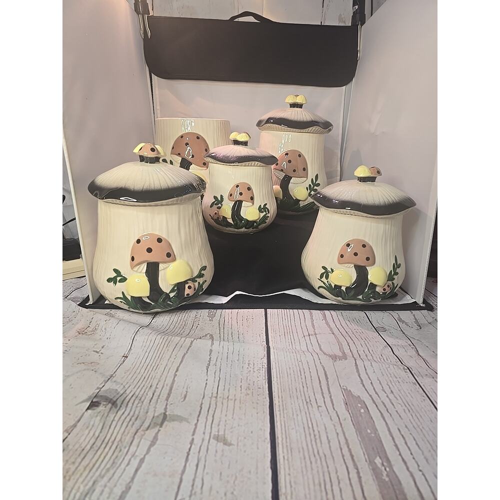 Vintage 1970’s Arnel’s Merry Mushroom Ceramic Canister Set of 5 W/ Lids